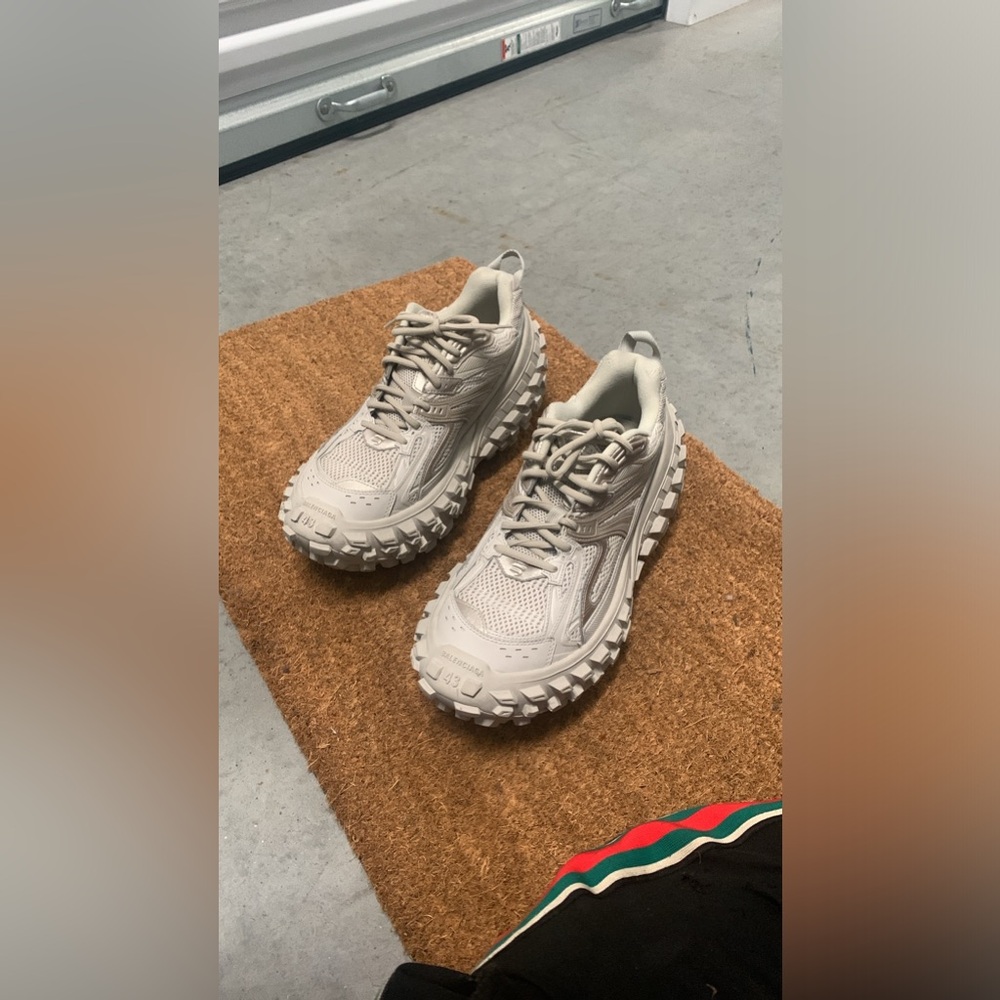 Balenciaga Defenders - Picture 12 of 12